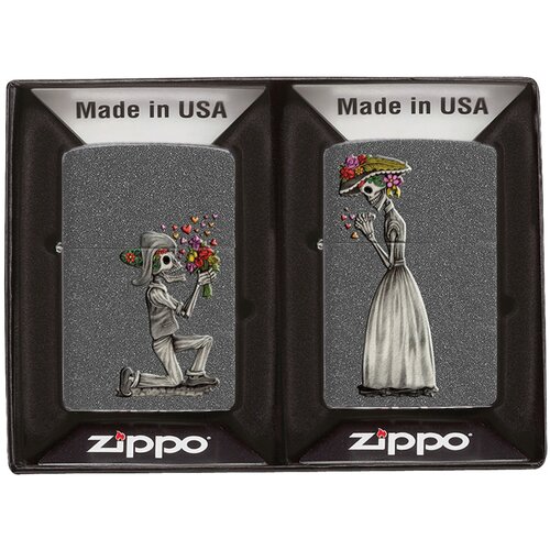 Оригинальный подарочный набор ZIPPO 28987: две бензиновые зажигалки ZIPPO с покрытием Iron Stone™ - Влюбленные зомби фотография